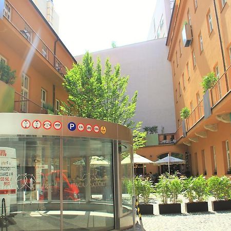 Picasso Apartments Прага Экстерьер фото