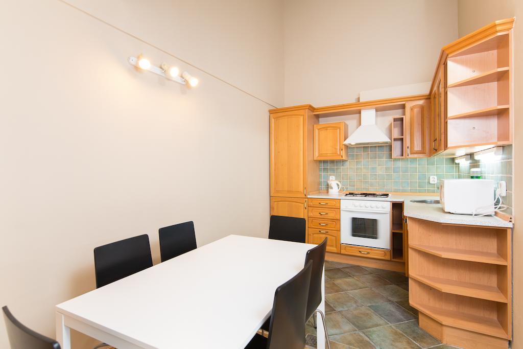 Picasso Apartments Прага Экстерьер фото