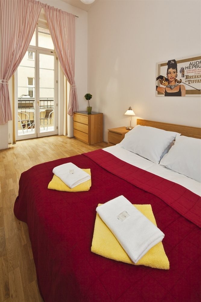 Picasso Apartments Прага Экстерьер фото