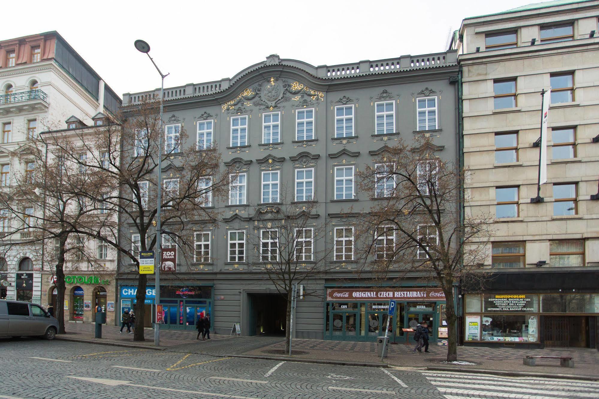 Picasso Apartments Прага Экстерьер фото