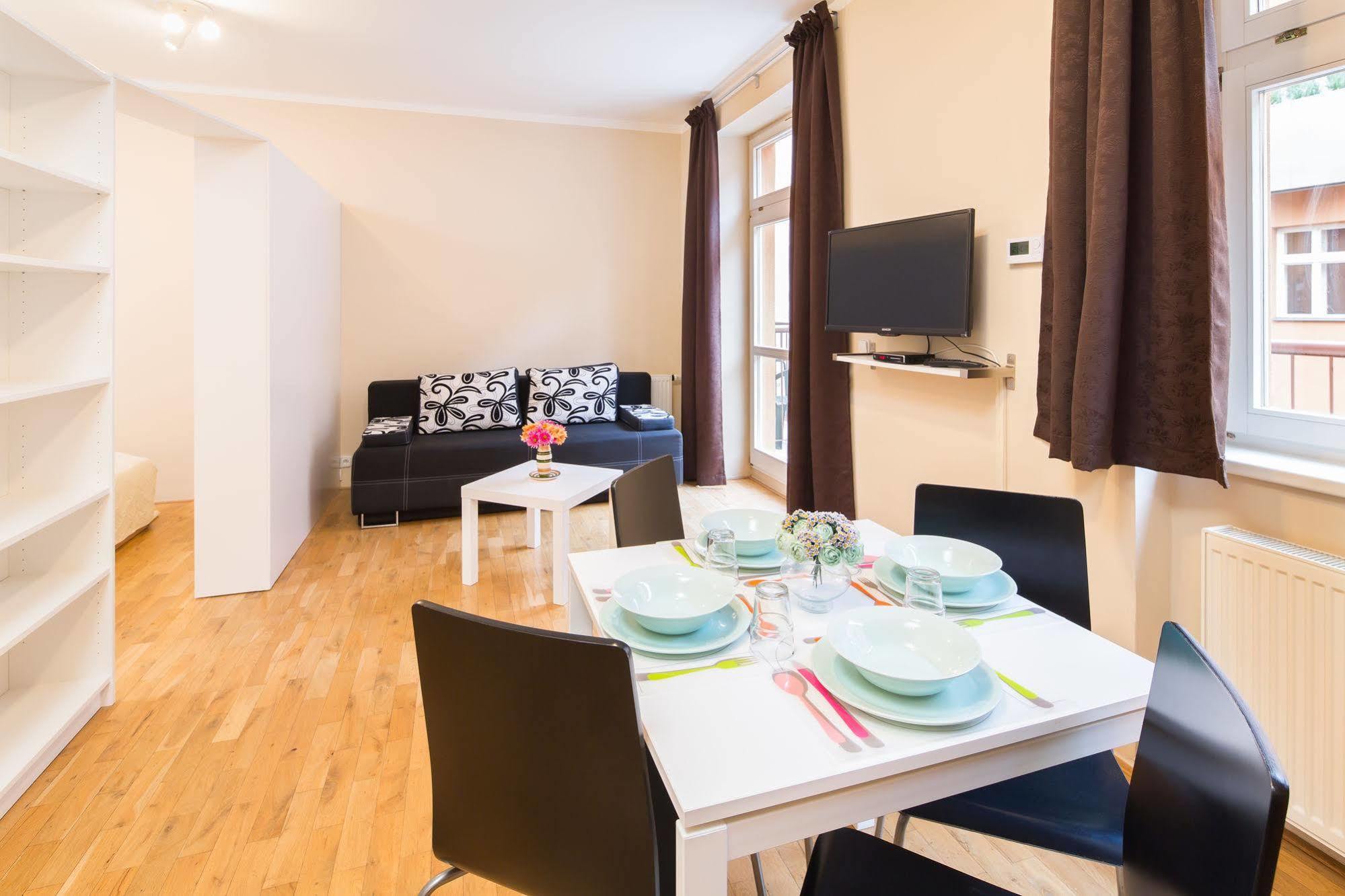 Picasso Apartments Прага Экстерьер фото