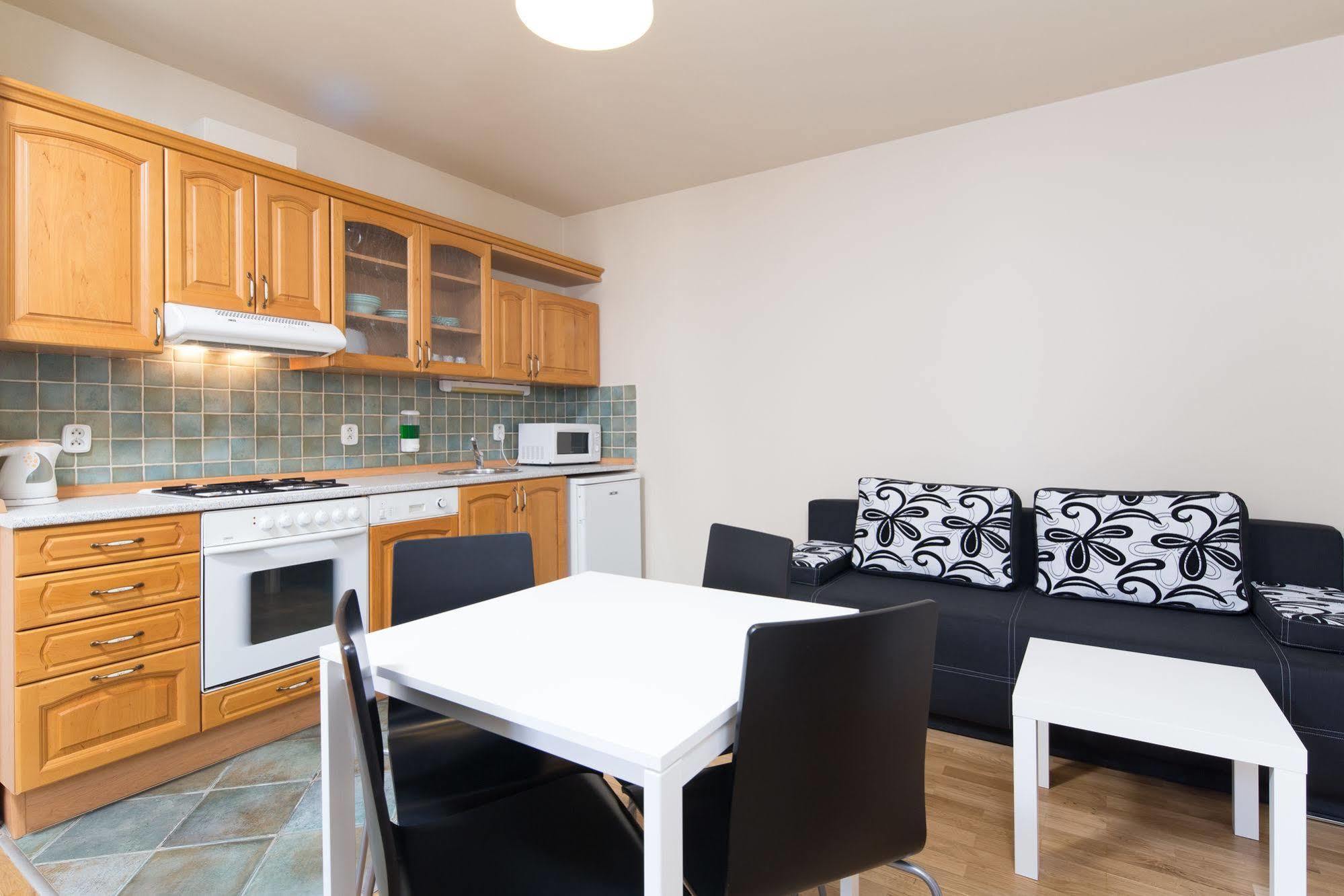 Picasso Apartments Прага Экстерьер фото