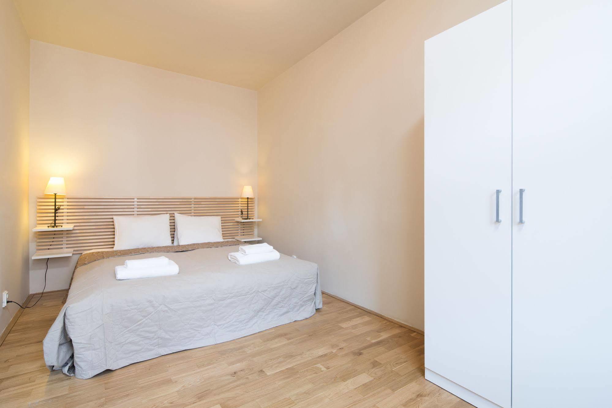 Picasso Apartments Прага Экстерьер фото