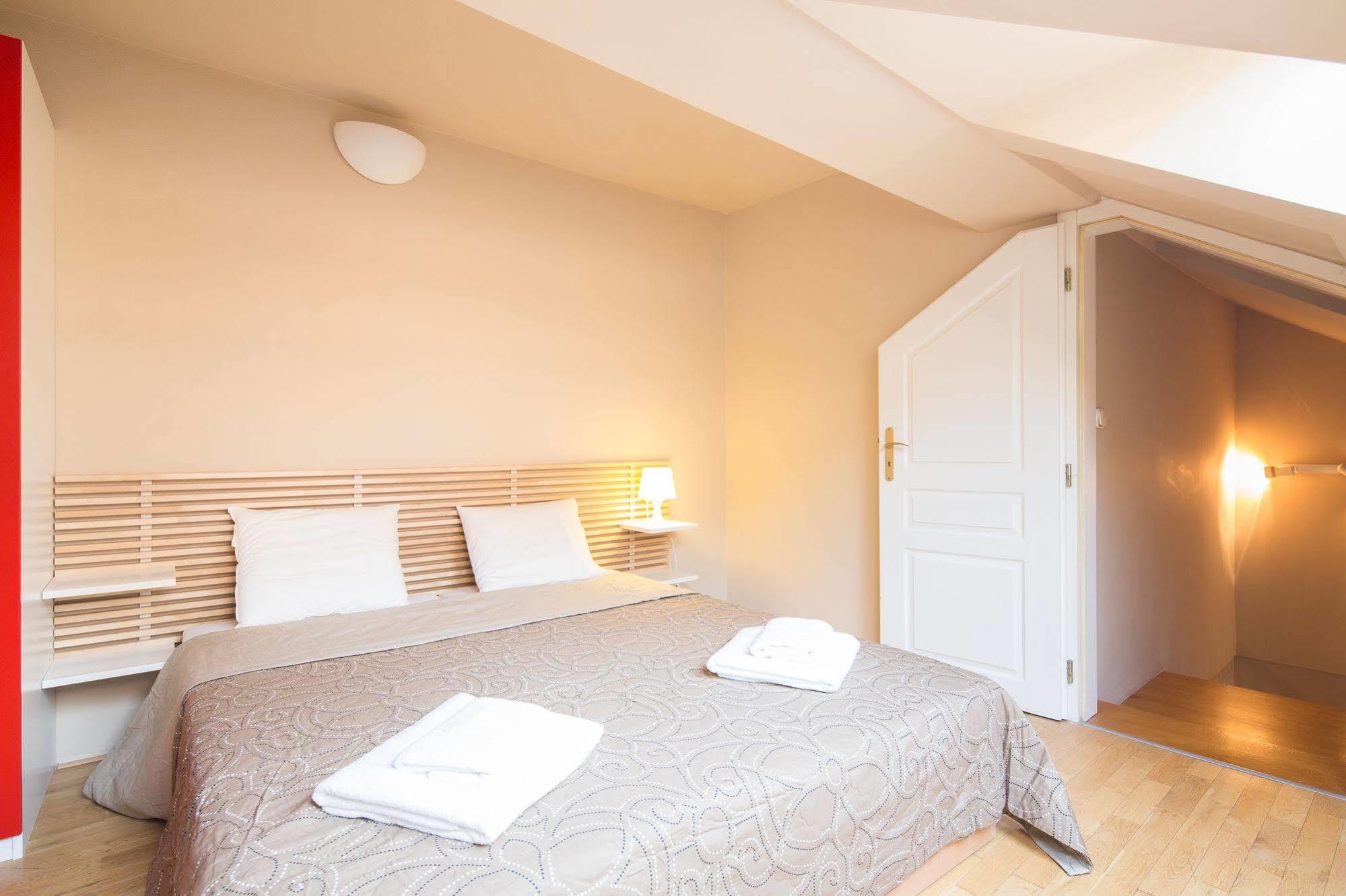 Picasso Apartments Прага Экстерьер фото