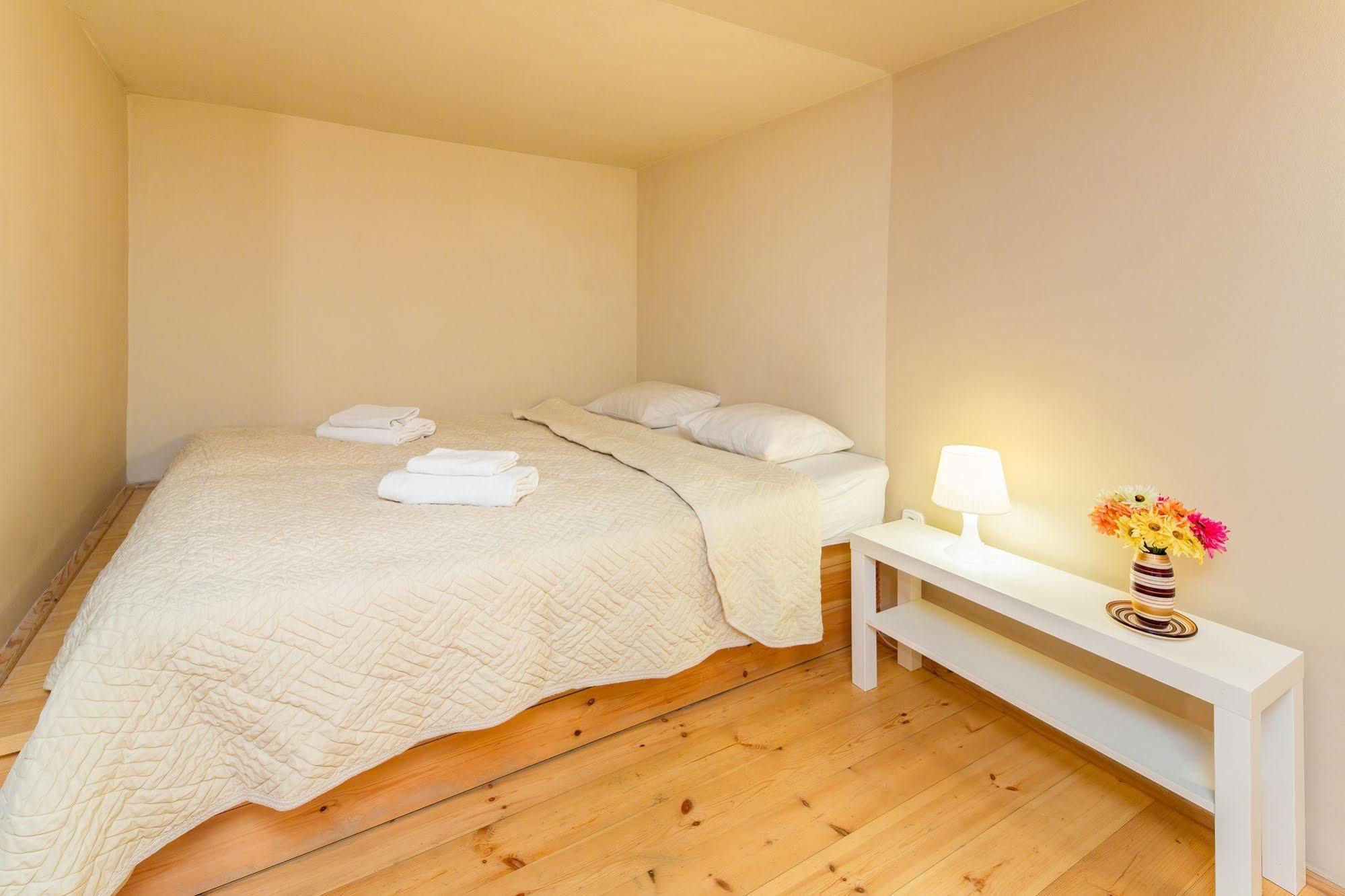 Picasso Apartments Прага Экстерьер фото